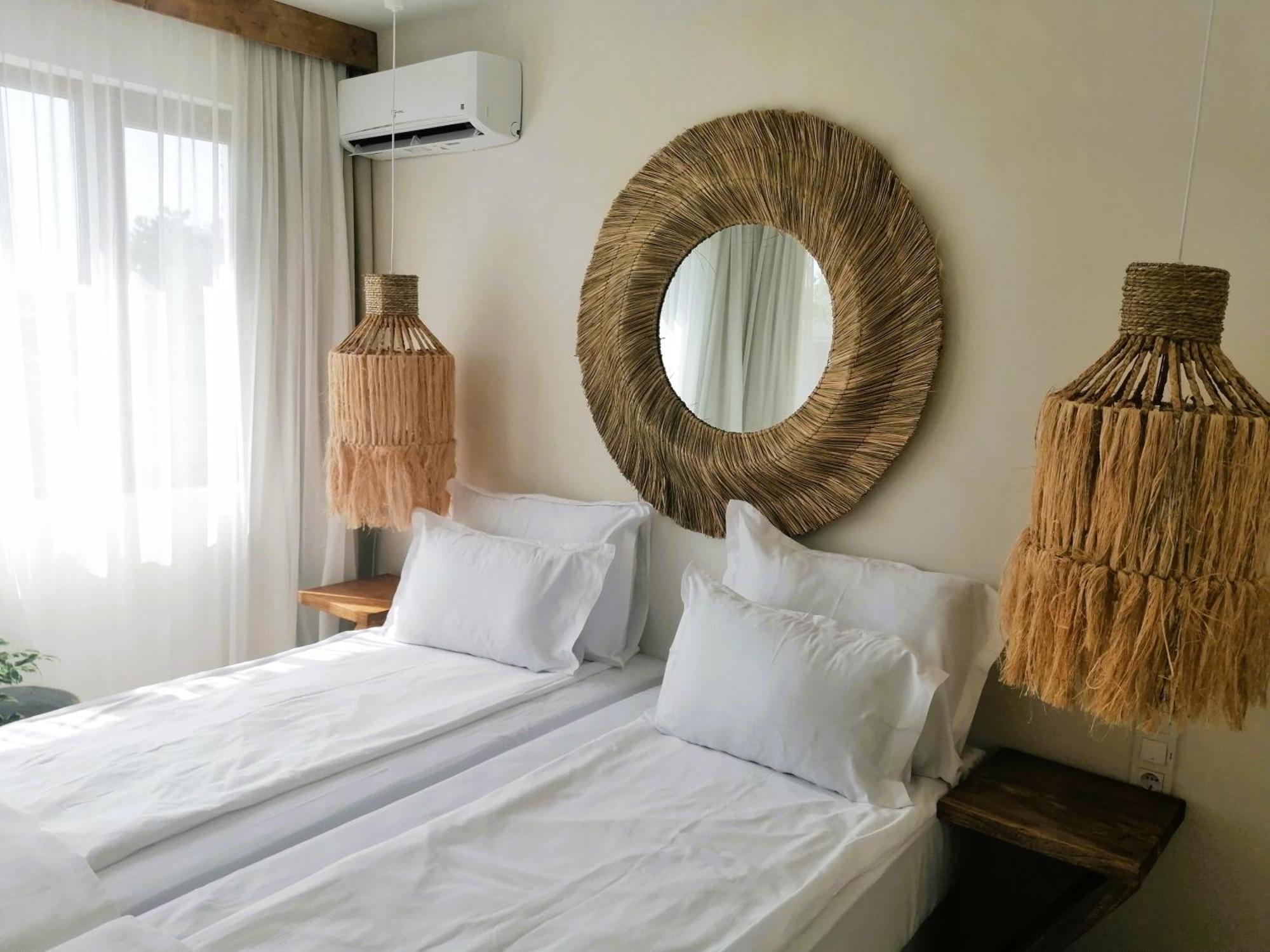 Paradise Bay Hotel Sozopol Exterior photo